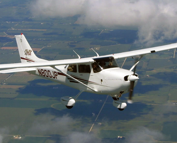 Ознакомительный полет на Cessna-182 (40 мин.) от poletomania Ознакомительный полет на Cessna-182 (40 мин.) от poletomania