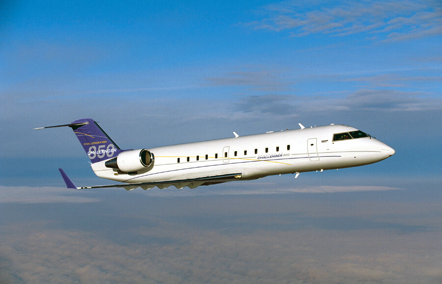 Bombardier Challenger 850 Learjet.jpg